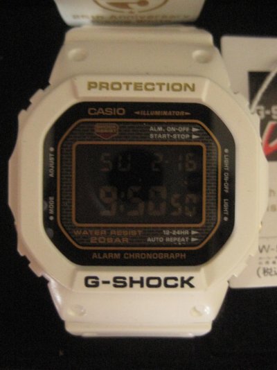 gshock-25th-RisingWhite-DW-5025B-7JF-101.jpg gshock-25th-RisingWhite-DW-5025B-7JF-101.jpg