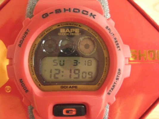 gshock-bape-dw6900-red-007.jpg