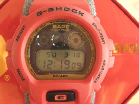 gshock-bape-dw6900-red-007.jpg