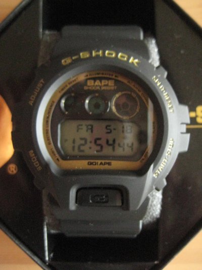 gshock-bape-dw6900-gold-2008-101.jpg