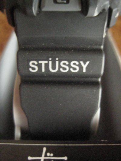 gshock-stussy-1997-DW-6900-102.jpg